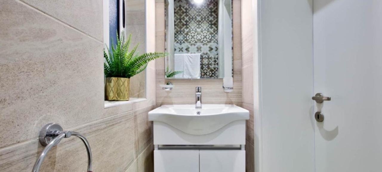 Ursula Apartments Self Catering Studios And 1-Br In Central Valletta By Tritoni Hotels Exterior photo